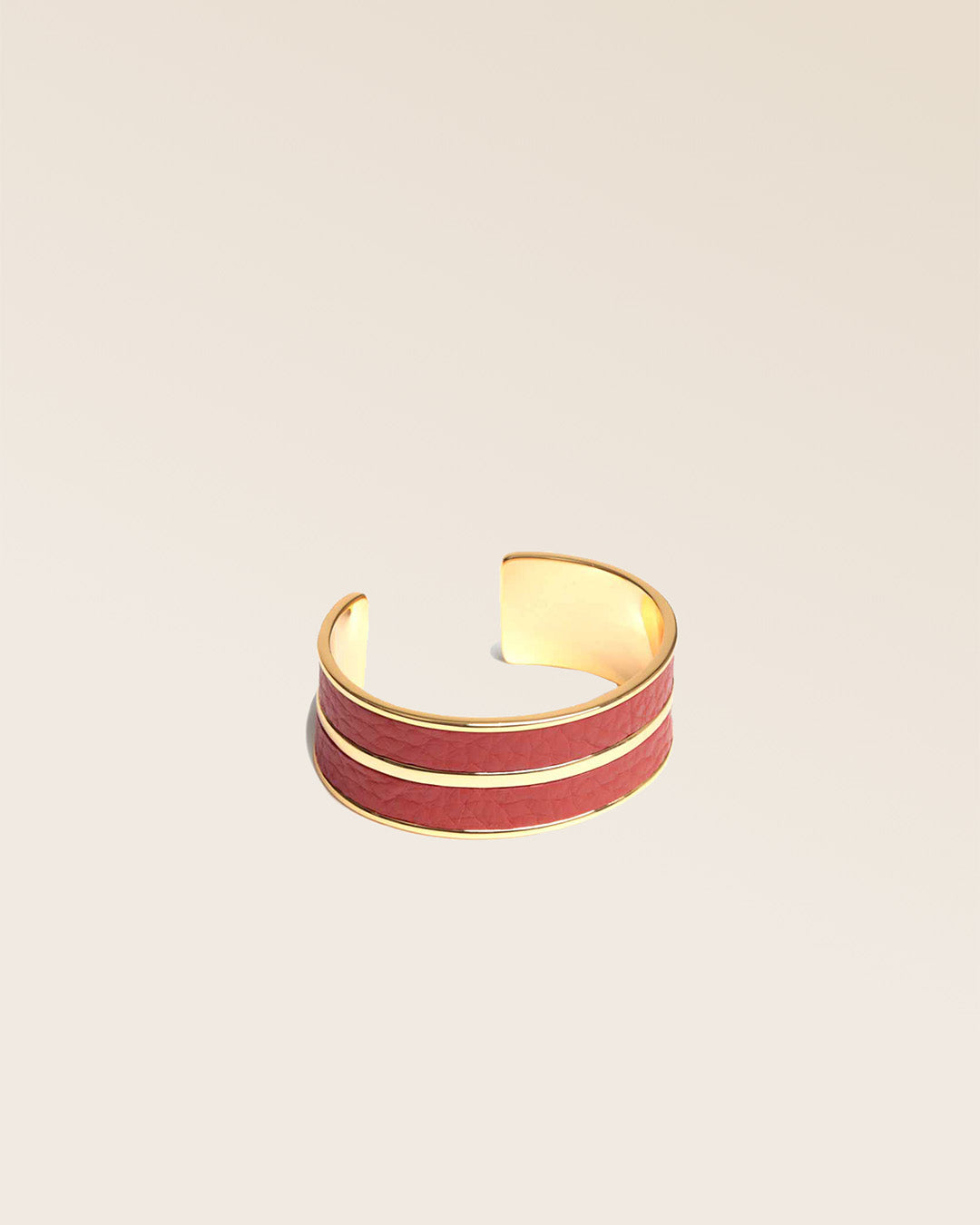 Our Adeline bracelet in terracotta vicuña-style leather, seen from the quarter in the studio.