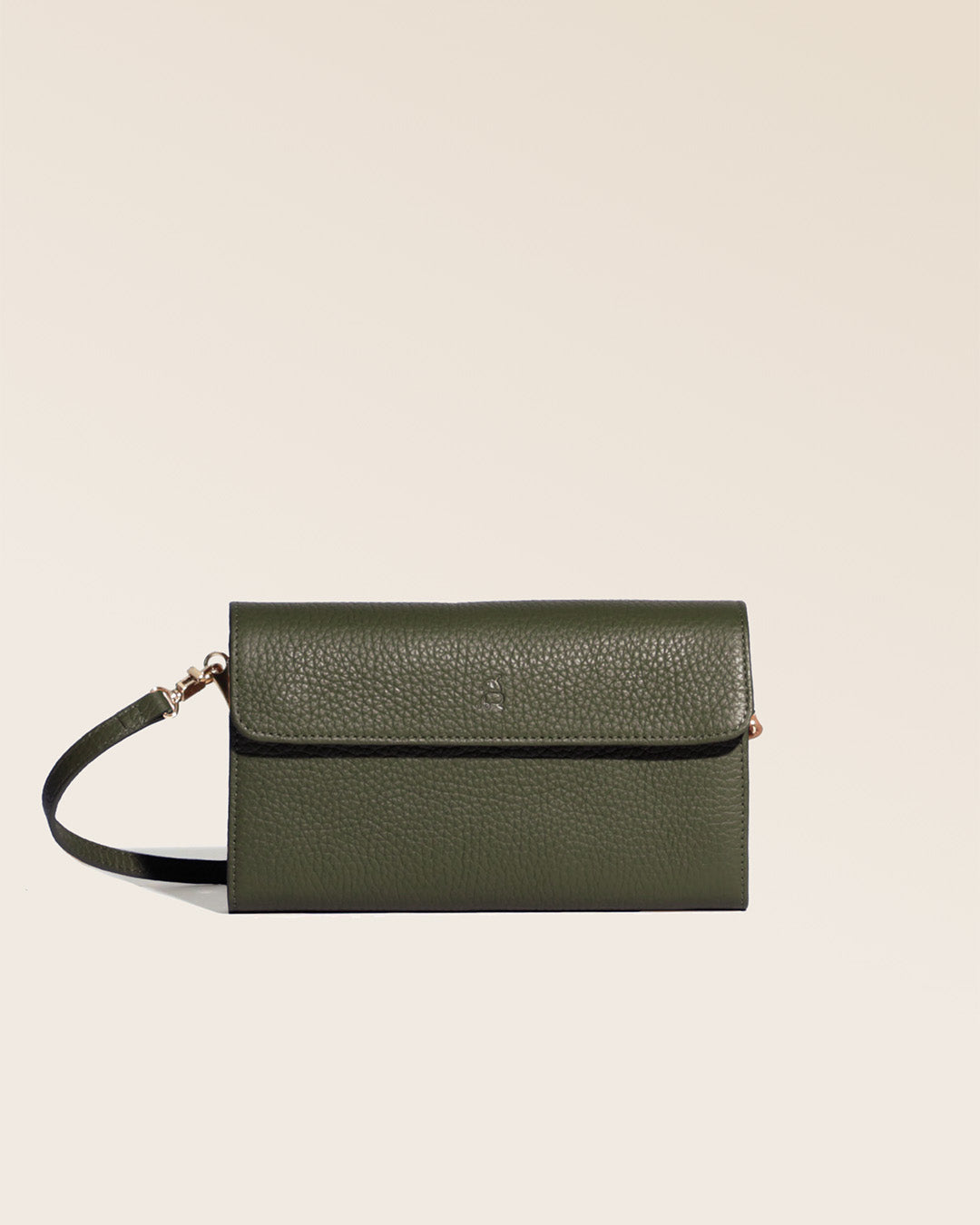 Our Raphaël clutch in khaki vicuña-style leather, seen from the front in the studio.