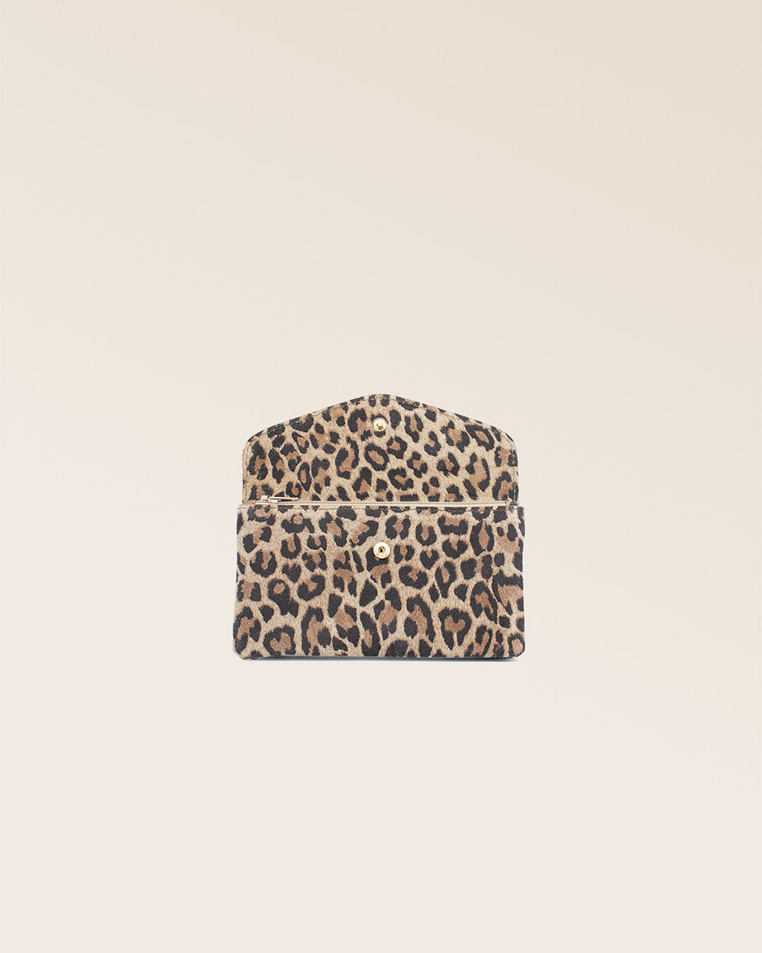 Our Lilou purse in suede calf leather, seen from the front in the studio.