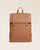 Notre sac à dos Alex en version cuir façon vigogne chocolat vu de face.