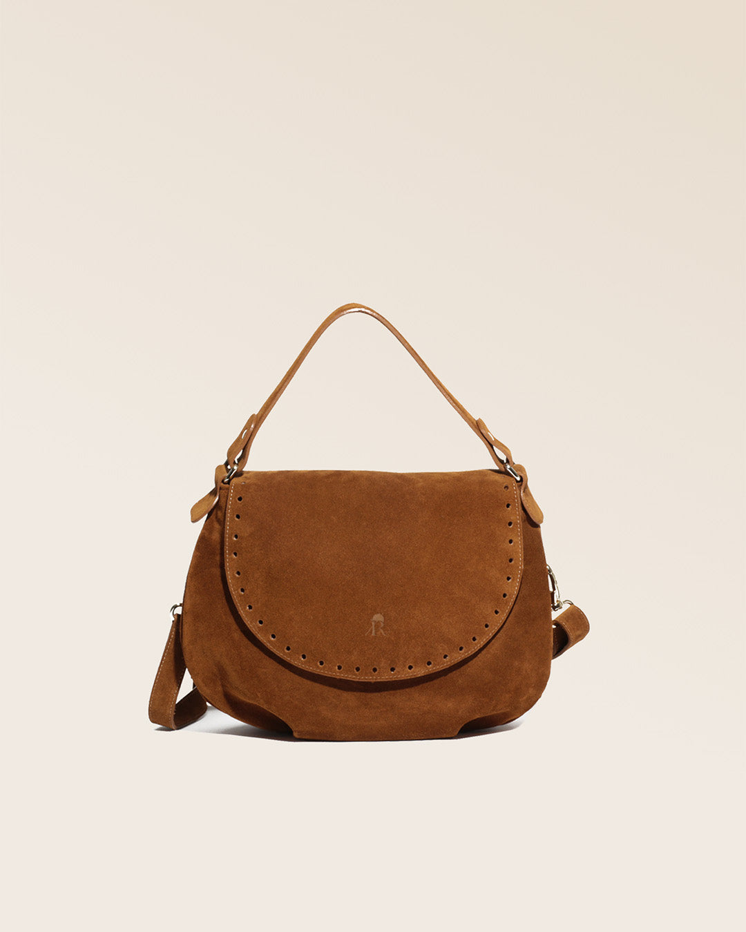 Notre sac Albane en cuir veau velours noisette vu de face en studio.