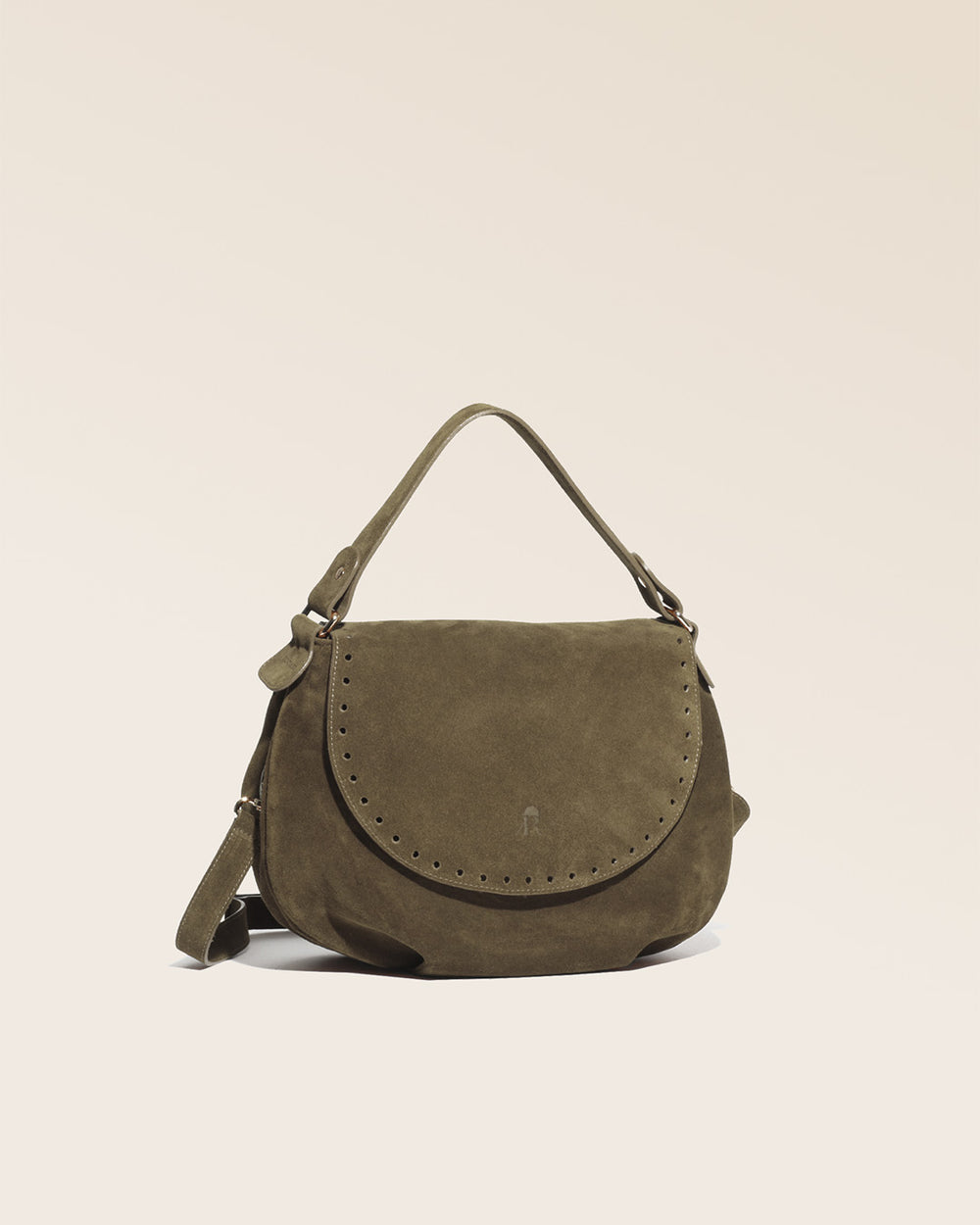 Notre sac Albane en cuir veau velours truffe vu de quart en studio.