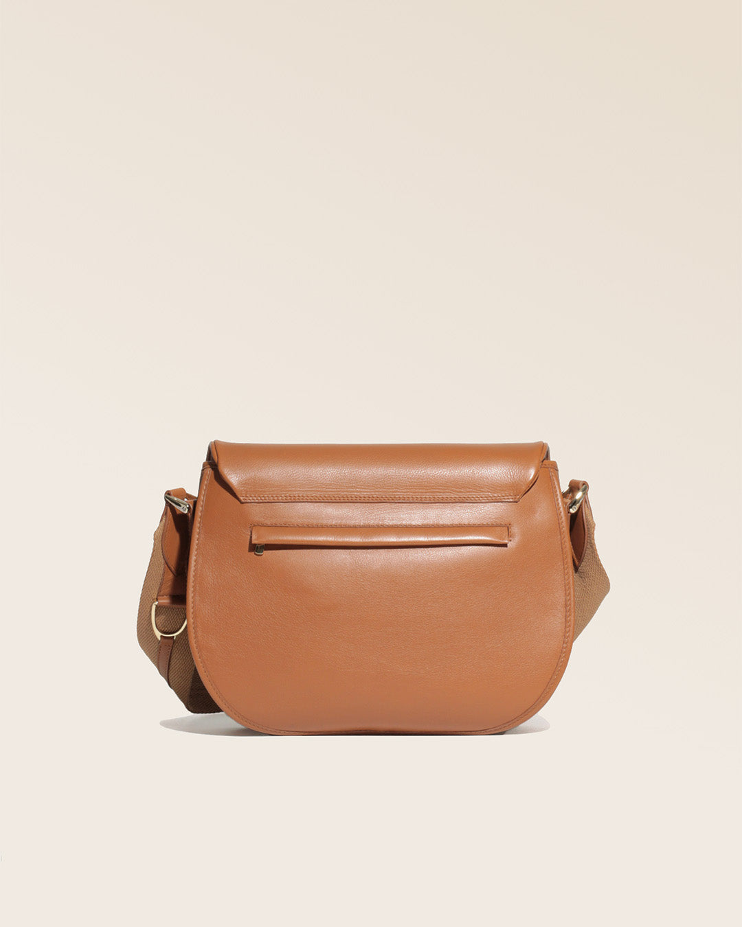 Notre sac Ascot en cuir vintage camel vu de dos.