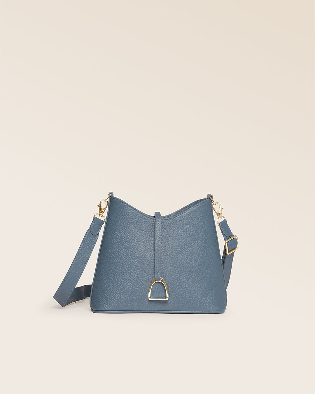 Our Cob Renouard bag in its Mini version, in cobalt-blue vicuña-style leather and leather shoulder strap; seen from the front in the studio.