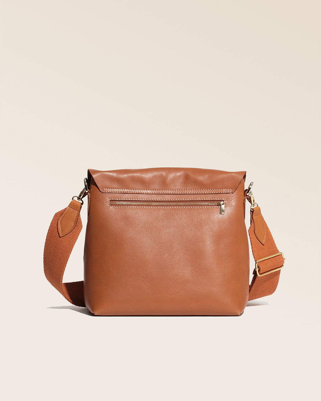 Notre sac Joy en cuir vintage camel vu de dos.