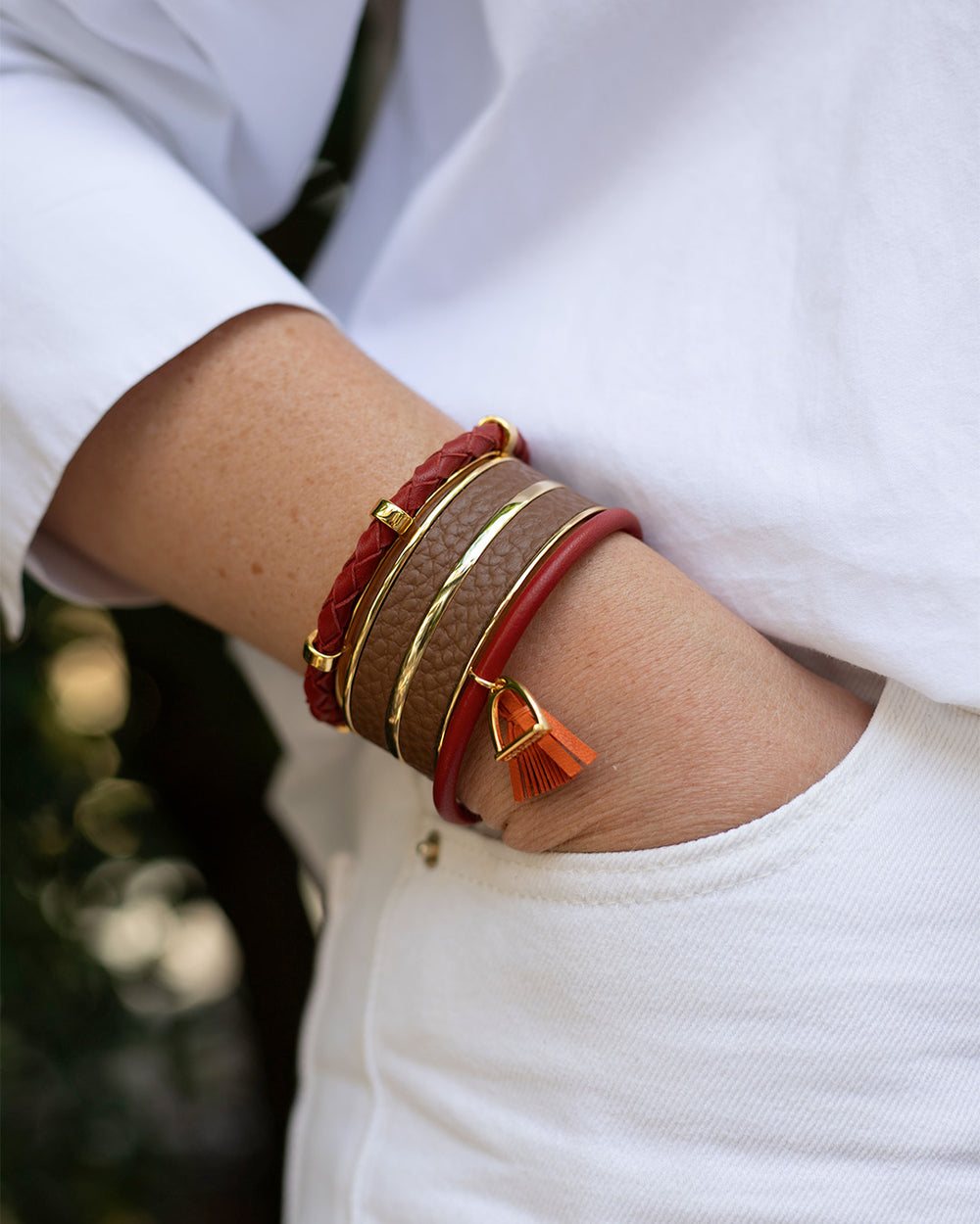 Nos bracelets  Lisbonne et Jumping en cuir Ttrracotta, Adeline en cuir fauve vus portés.