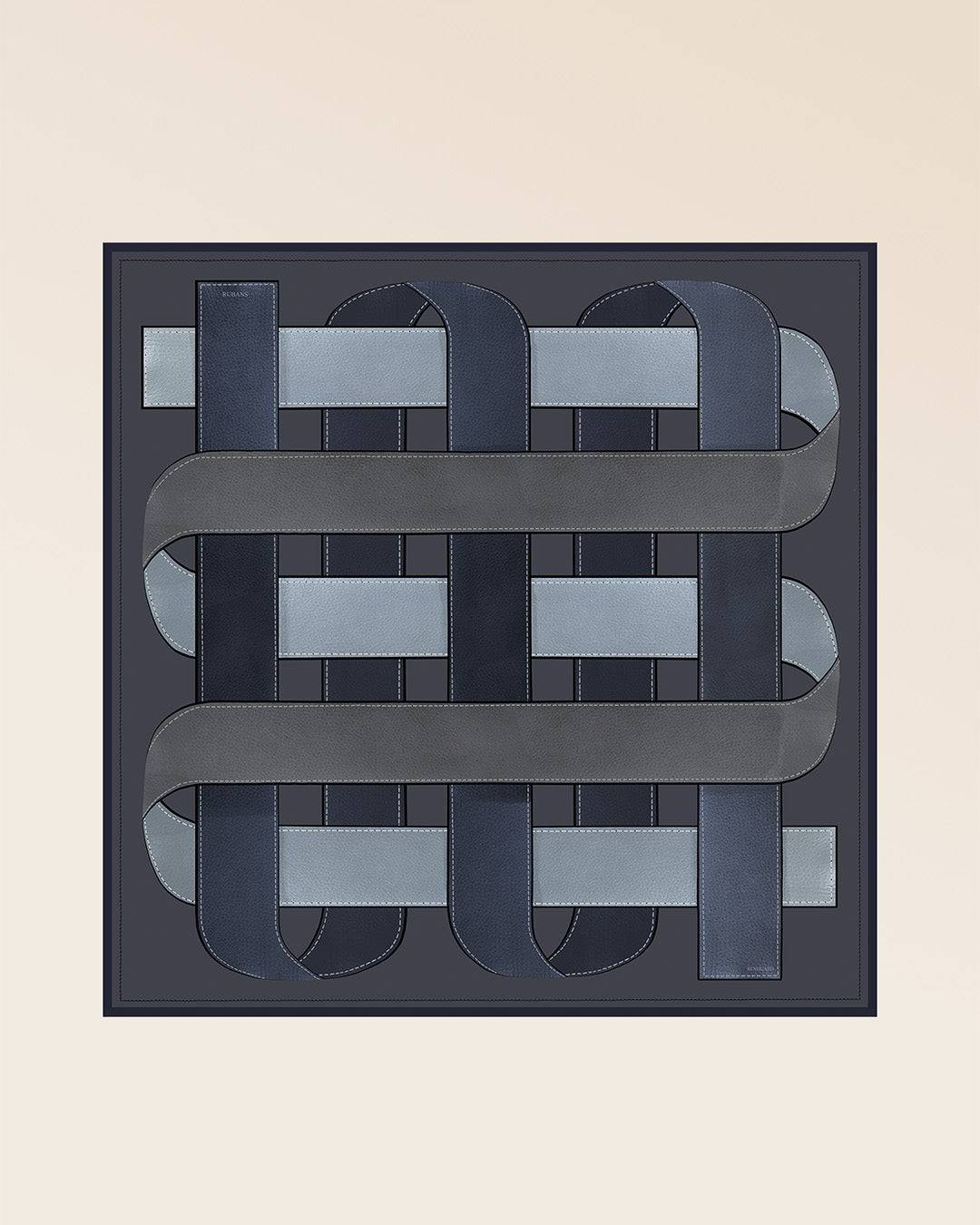 Le châle Rubans Renouard en laine et soie, de couleur gris et bleu, vu de face.