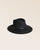 Le chapeau Hunter Renouard en laine noire, vu de quart en studio.