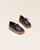 Nos derbies Thessa Renouard en cuir lisse noir, vues en studio.