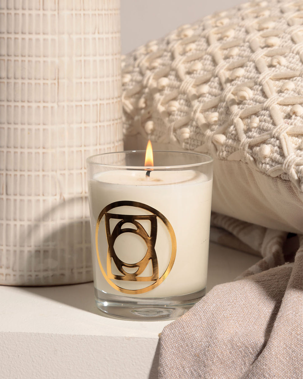 Notre bougie Côte Sauvage Renouard vue en ambiance. 