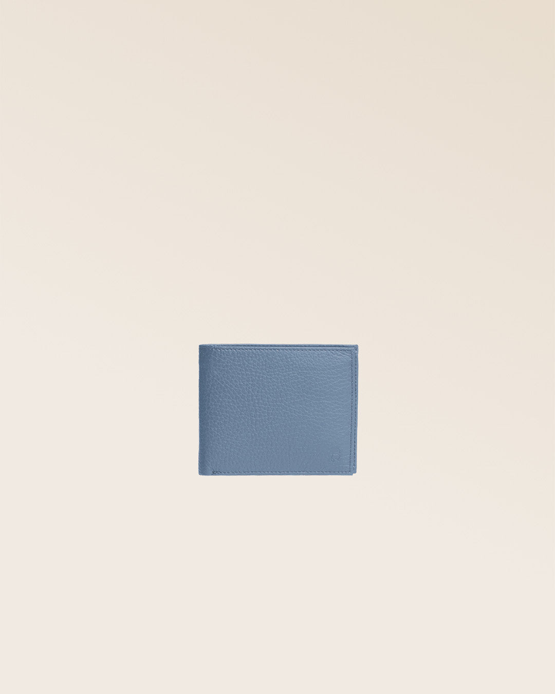 Notre porte-billets CB en cuir façon vigogne bleu cobalt vu de face en studio.