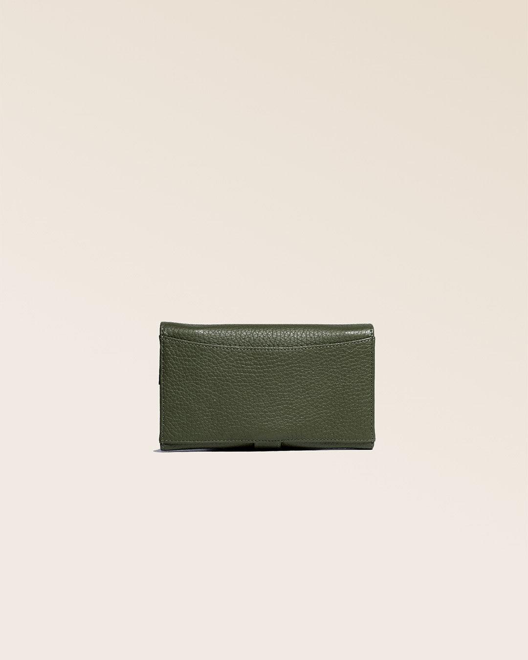 Our Adèle Renouard wallet, in khaki vicuña-style leather, seen from behind in the studio.