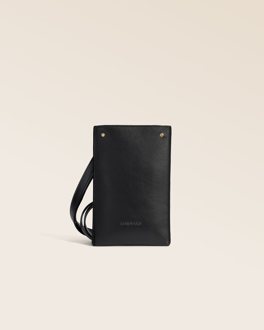 La pochette Téléphone Renouard en cuir lisse noir et accessoires dorés, vue de face en studio.