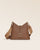 Notre sac Cob Renouard dans sa version Petit modèle, cuir façon vigogne fauve et bandoulière coton ; vu de face en studio.