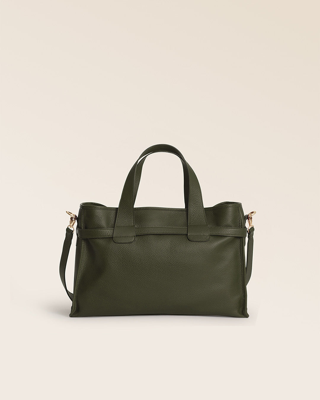 Notre sac Constance Renouard en cuir façon vigogne kaki, vu de dos en studio.