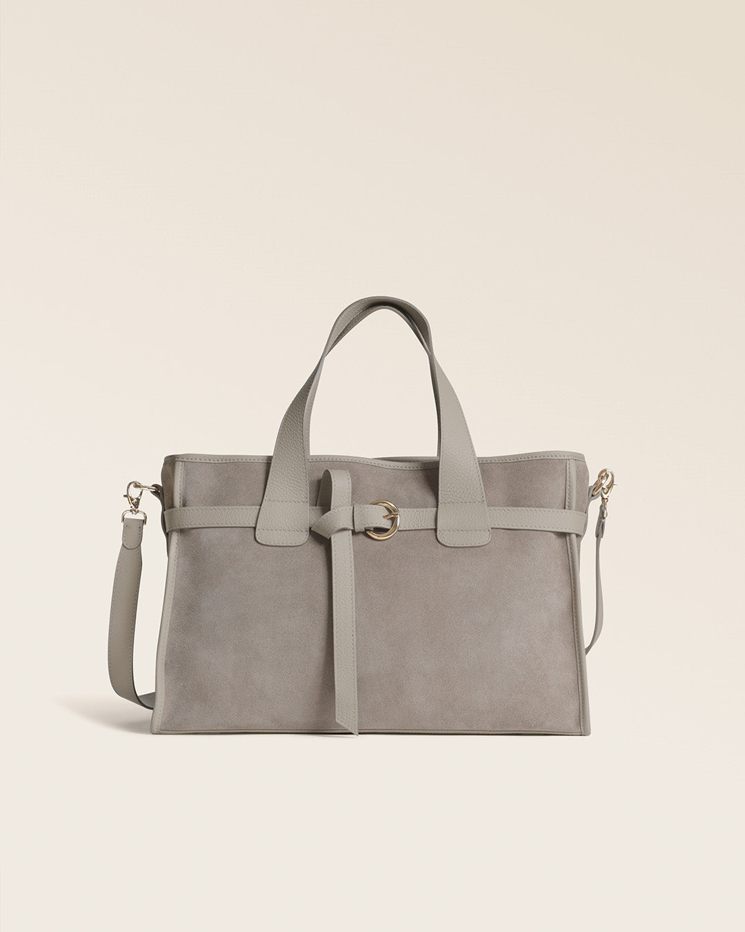 Notre sac Constance Renouard en cuir veau velours taupe et cuir façon vigogne corde, vu de face en studio.