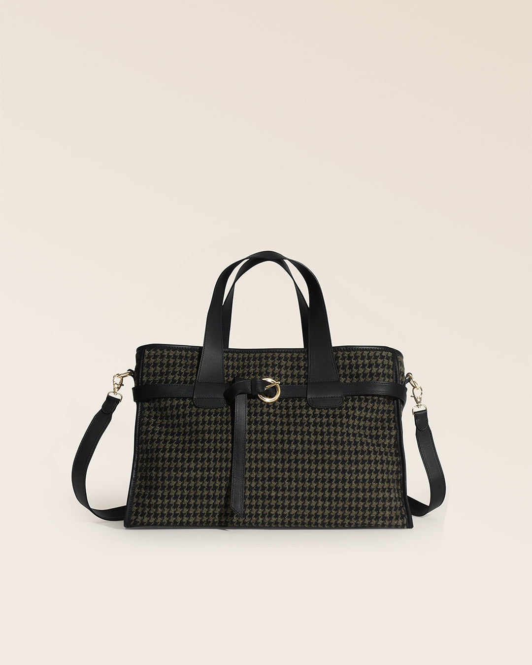 Notre sac Constance Renouard en toile Windsor, un pied de poule kaki et noir, vu de face en studio.