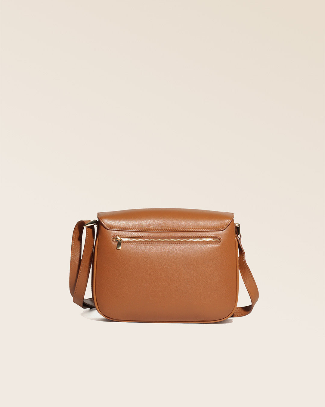 Notre sac Cornouaille en cuir vintage camel vu de dos.