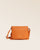 Notre sac Gwenn en cuir façon vigogne orange vu de face en studio.
