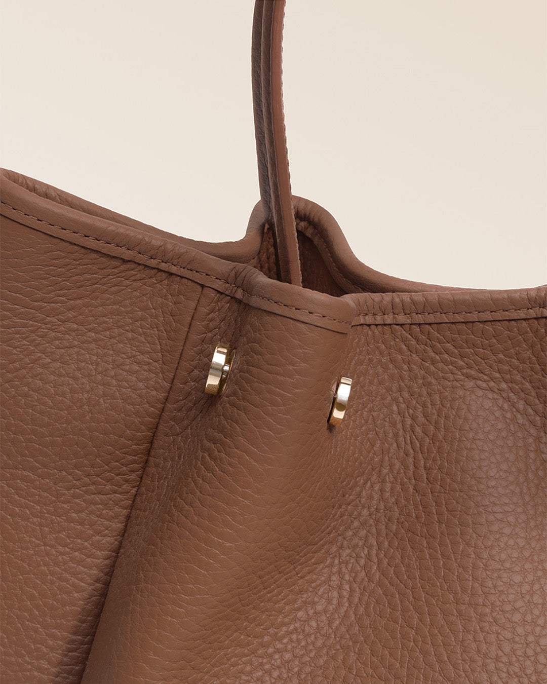 Our Saturn Renouard bag in fawn-colored vicuña leather as seen in detail in the studio.